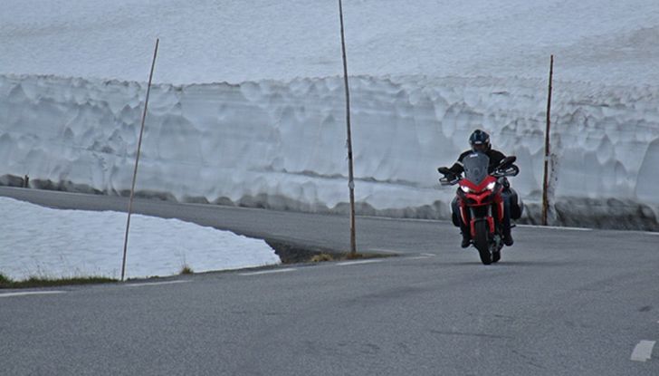 Un incredibile viaggio in moto tra i Fiordi norvegesi - Foto 9 di 12