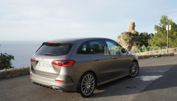 Nuova Mercedes Classe B prova su strada, allestimenti e motori - Foto 7 di 10
