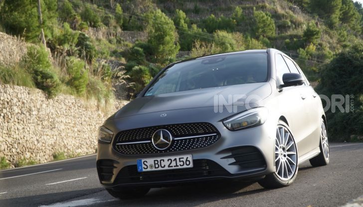 Nuova Mercedes Classe B prova su strada, allestimenti e motori - Foto 1 di 10