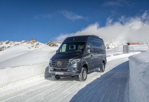 Nuovo Mercedes-Benz Sprinter 4×4: più efficienza, sicurezza e comfort - Foto 1 di 17