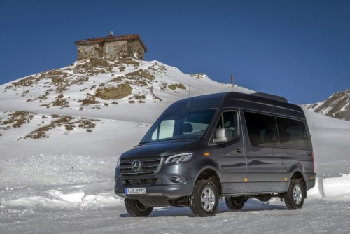 Nuovo Mercedes-Benz Sprinter 4×4: più efficienza, sicurezza e comfort - Foto 12 di 17