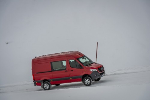 Nuovo Mercedes-Benz Sprinter 4×4: più efficienza, sicurezza e comfort - Foto 6 di 17