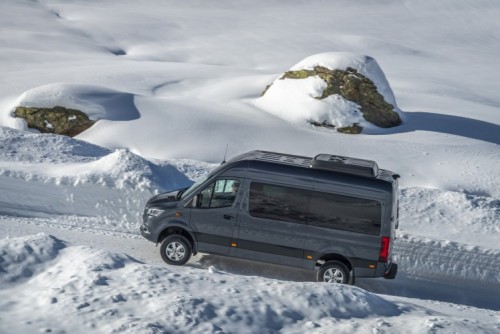 Nuovo Mercedes-Benz Sprinter 4×4: più efficienza, sicurezza e comfort - Foto 7 di 17