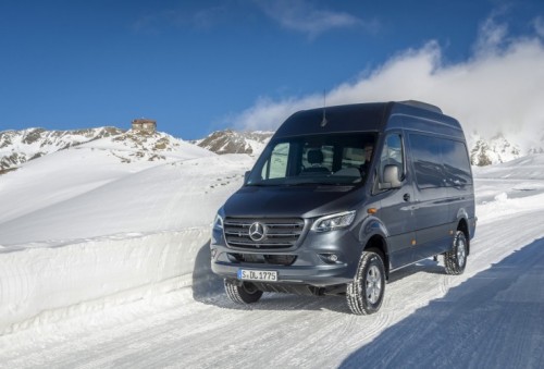 Nuovo Mercedes-Benz Sprinter 4×4: più efficienza, sicurezza e comfort - Foto 2 di 17