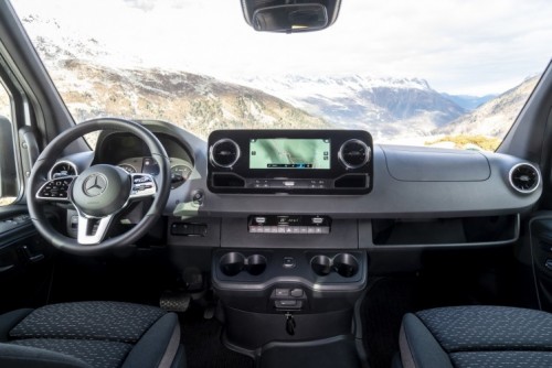 Nuovo Mercedes-Benz Sprinter 4×4: più efficienza, sicurezza e comfort - Foto 11 di 17