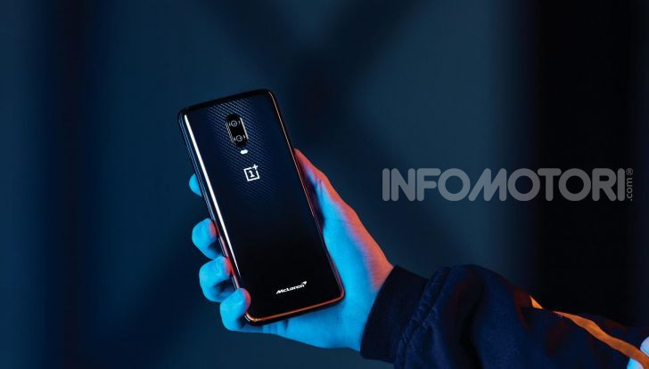 OnePlus 6T McLaren Edition, regalo per chi ama i motori - Foto 3 di 12