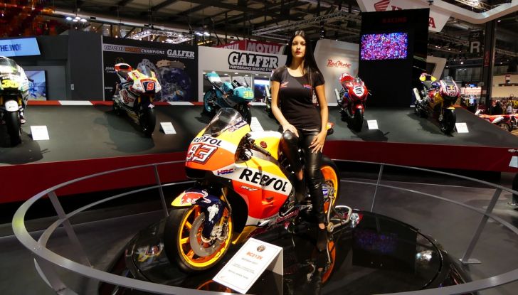 Eicma 2017 Girls… nonsolomoto! - Foto 61 di 140
