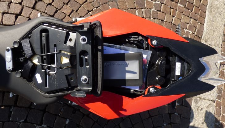 BMW S 1000 R, prova su strada:  Red Naked Redemption! - Foto 30 di 36