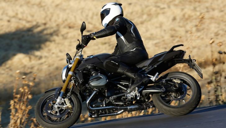Prova su strada BMW R 1200R: una tranquilla naked da paura! - Foto 3 di 22