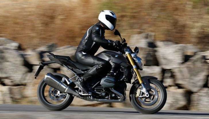 Prova su strada BMW R 1200R: una tranquilla naked da paura! - Foto 6 di 22
