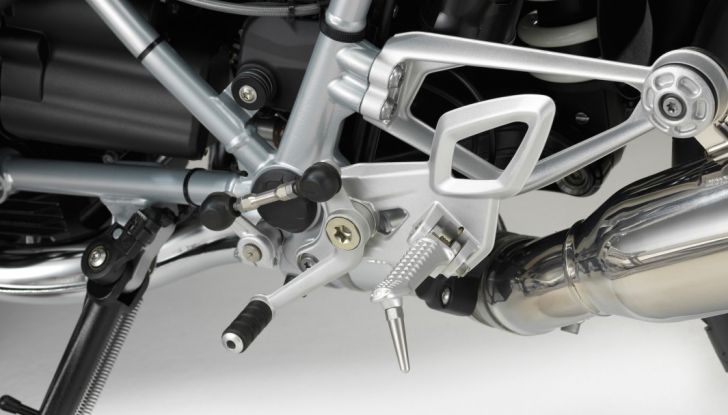 BMW presenta la R nineT Racer e la R nineT Pure 2017 - Foto 10 di 22
