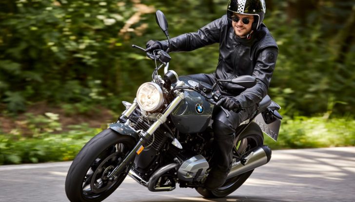 BMW presenta la R nineT Racer e la R nineT Pure 2017 - Foto 13 di 22