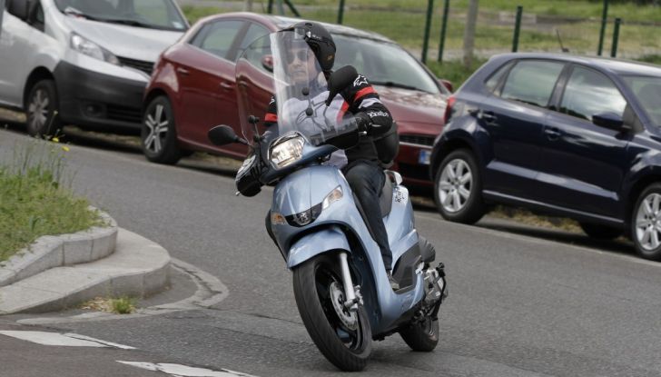 Prova Peugeot Tweet: lo scooter cittadino si fa in due - Foto 14 di 15