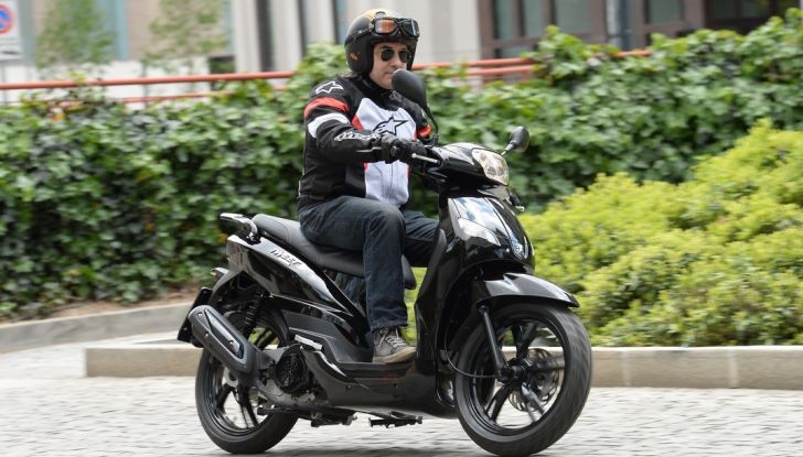 Prova Peugeot Tweet: lo scooter cittadino si fa in due - Foto 7 di 15