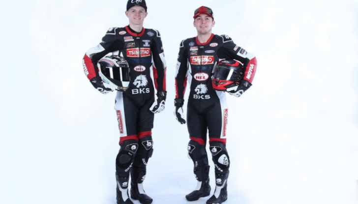 PornHub sponsor del team MV Agusta nella Superbike inglese - Foto 3 di 6