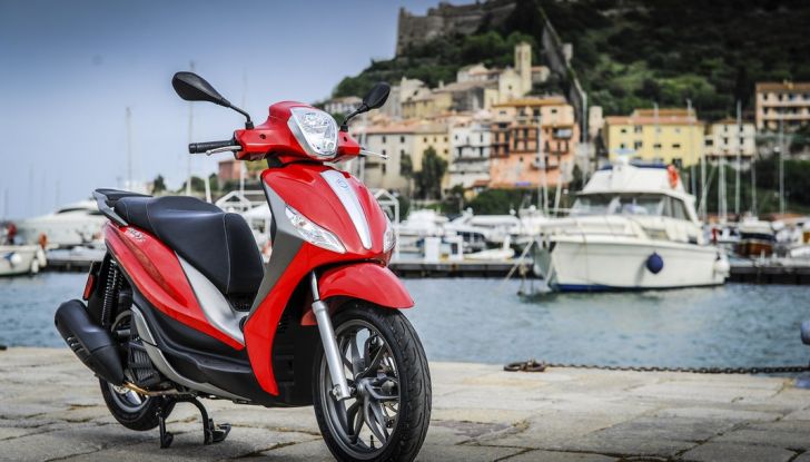 Prova su strada Piaggio Medley 2016, comfort in libertà - Foto 7 di 24