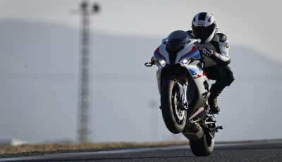 BMW S1000RR 2019: sportiva di razza con componenti M Performance Parts