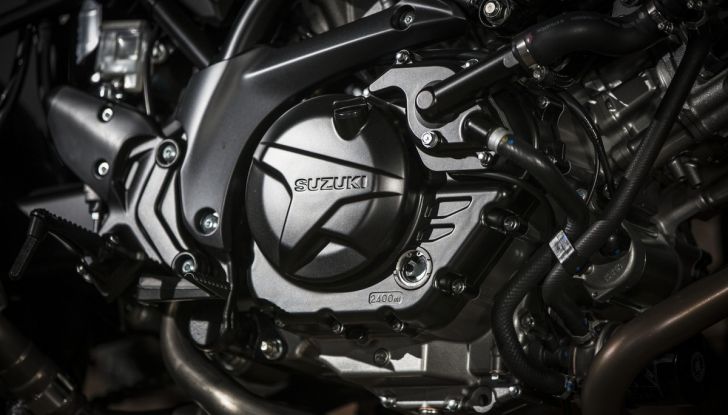 Suzuki SV 650 X arriva nei concessionari - Foto 14 di 25
