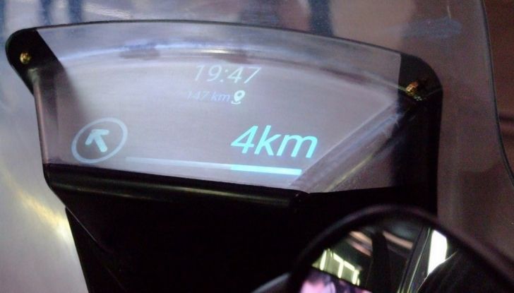 Samsung e Yamaha presentano il Tricity con Smart Windshield - Foto 16 di 27