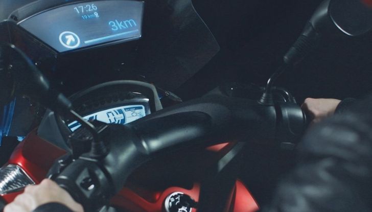 Samsung e Yamaha presentano il Tricity con Smart Windshield - Foto 3 di 27