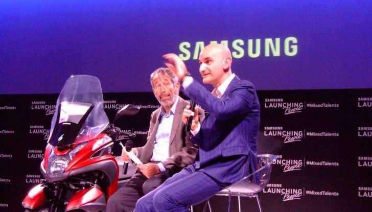 Samsung e Yamaha presentano il Tricity con Smart Windshield - Foto 8 di 27