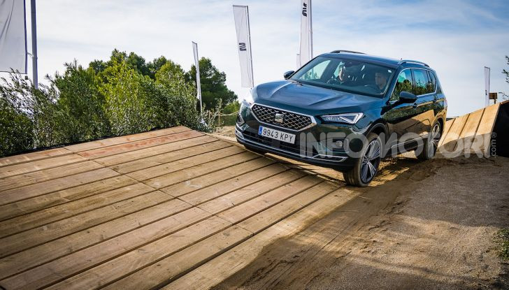 Prova su strada Seat Tarraco: il SUV sportivo è ammiraglia del marchio - Foto 1 di 49