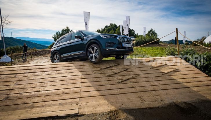 Prova su strada Seat Tarraco: il SUV sportivo è ammiraglia del marchio - Foto 5 di 49