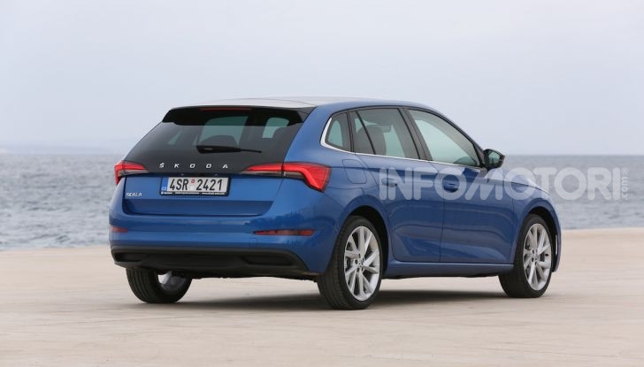 Skoda Scala prova su strada, motori e prezzi - Foto 23 di 32