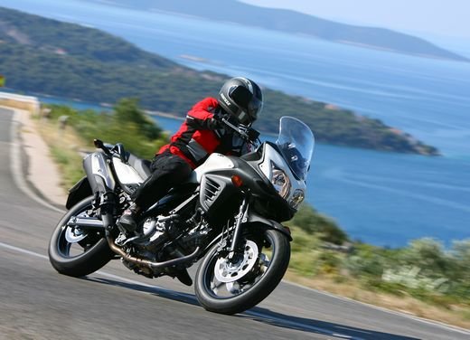 Nuova Suzuki V-Strom 650: prestazioni, concretezza e guidabilità