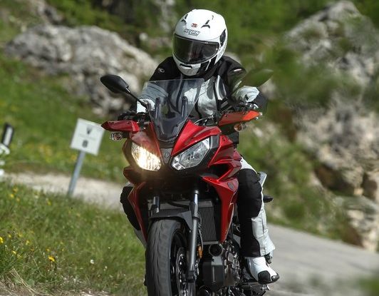 Prova su strada Yamaha Tracer 700: la Sport Tourer unica e affidabile - Foto 14 di 23