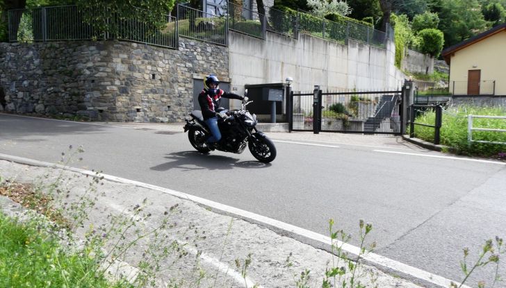 Yamaha MT-09: prova della naked 3 cilindri made in Japan - Foto 3 di 25