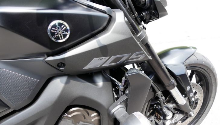 Yamaha MT-09: prova della naked 3 cilindri made in Japan - Foto 21 di 25