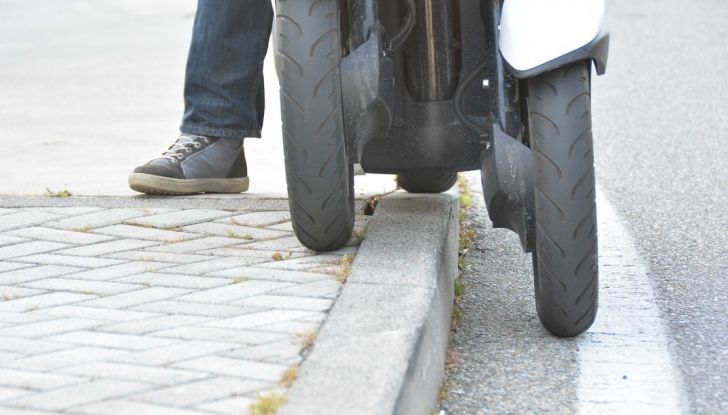 Prova su strada Yamaha Tricity: la città è più sicura - Foto 42 di 43