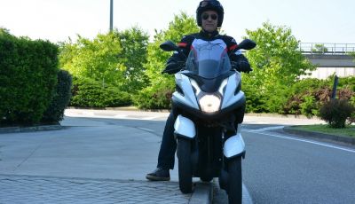 Prova su strada Yamaha Tricity: la città è più sicura