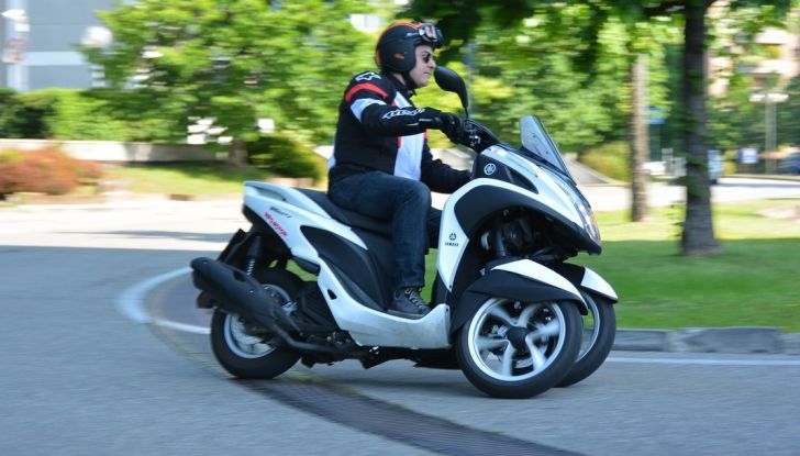 Prova su strada Yamaha Tricity: la città è più sicura - Foto 4 di 43