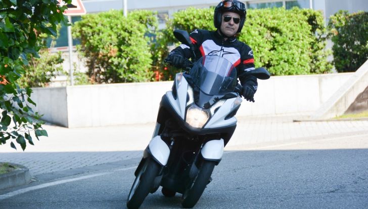 Prova su strada Yamaha Tricity: la città è più sicura - Foto 15 di 43