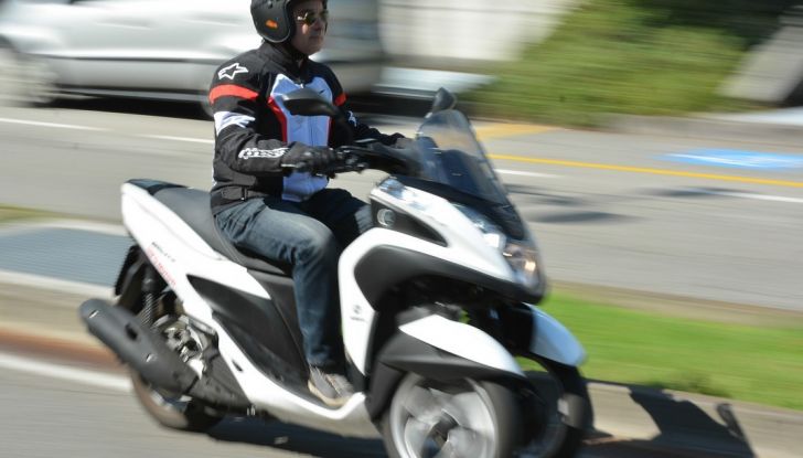Prova su strada Yamaha Tricity: la città è più sicura - Foto 30 di 43