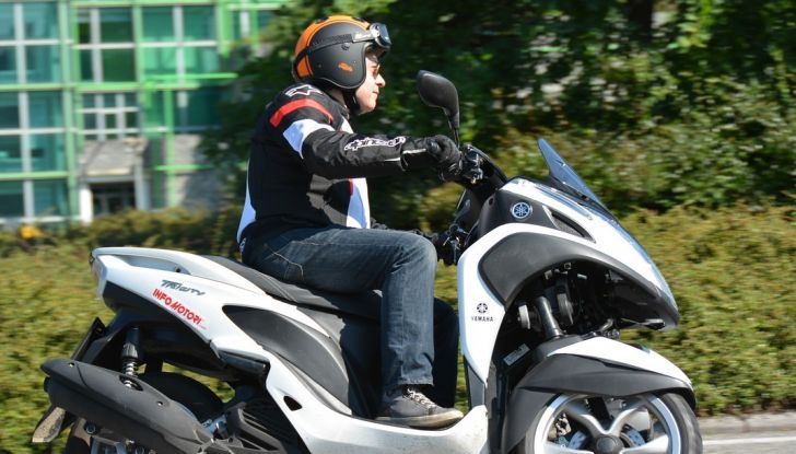 Prova su strada Yamaha Tricity: la città è più sicura - Foto 37 di 43