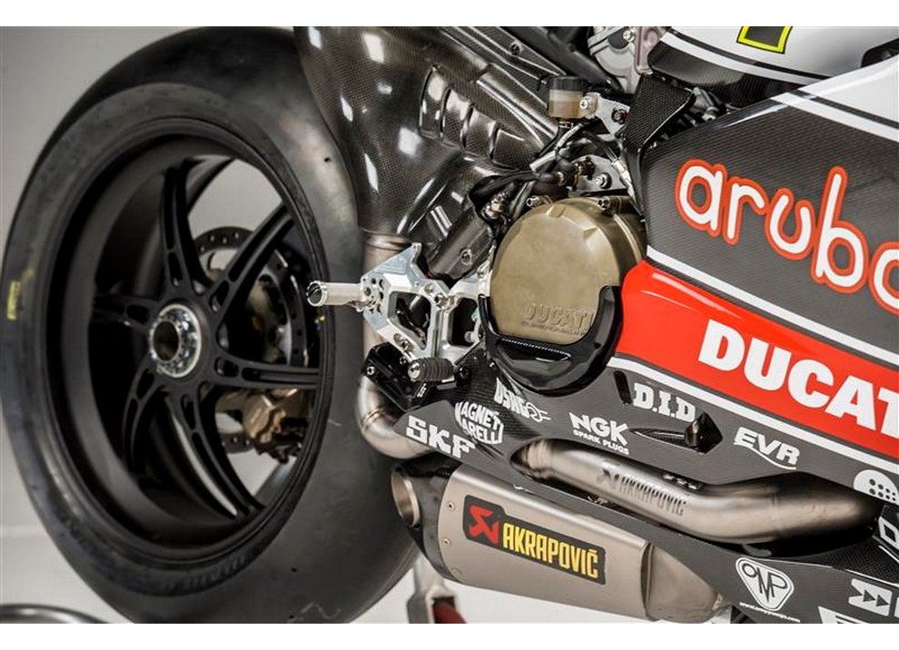 Akrapovič partner ufficiale di Ducati in Superbike - Foto 3 di 3