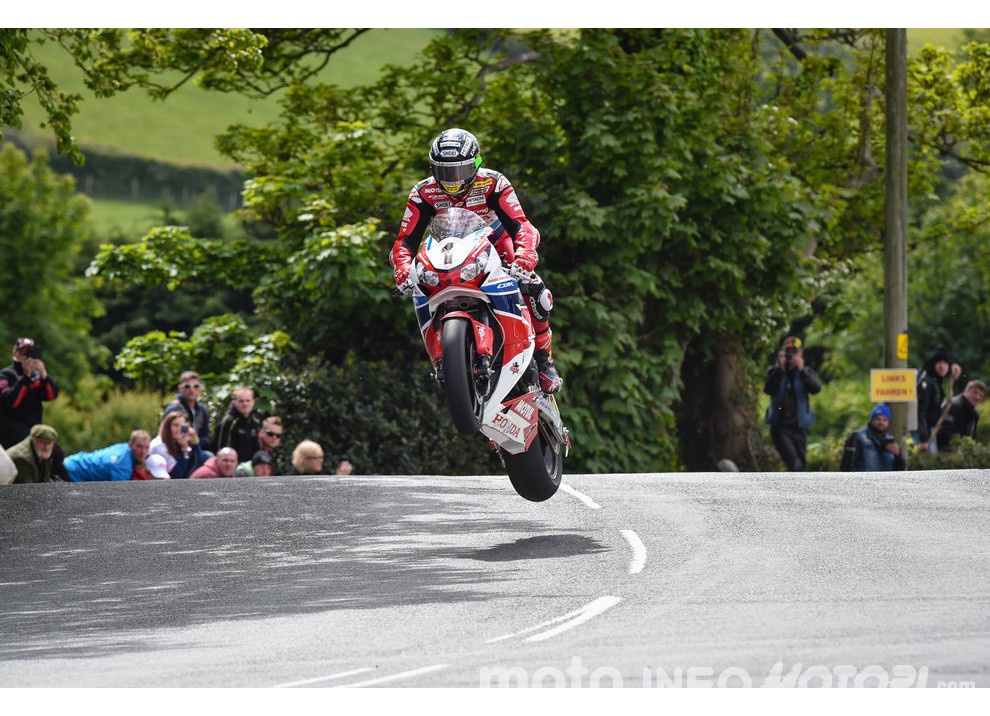 Al TT dell’Isola di Man 2016 anche le 250 2T: che spettacolo!