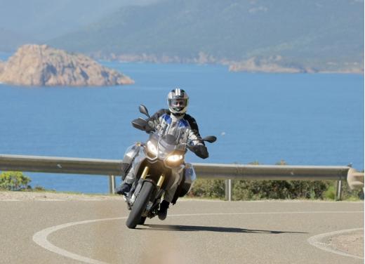 BMW Motorrad presenta nuove colorazioni per i modelli 2011 - Foto 12 di 34