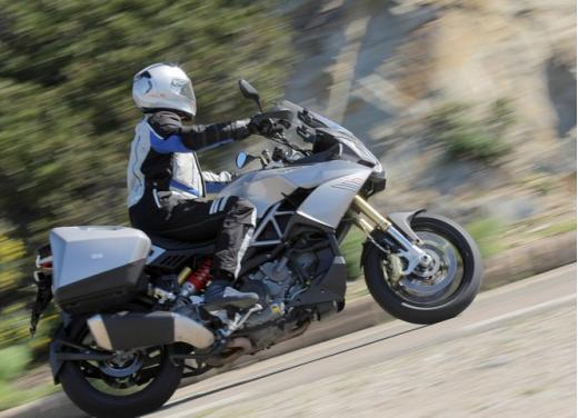 BMW Motorrad presenta nuove colorazioni per i modelli 2011 - Foto 16 di 34