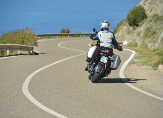 BMW Motorrad presenta nuove colorazioni per i modelli 2011 - Foto 24 di 34