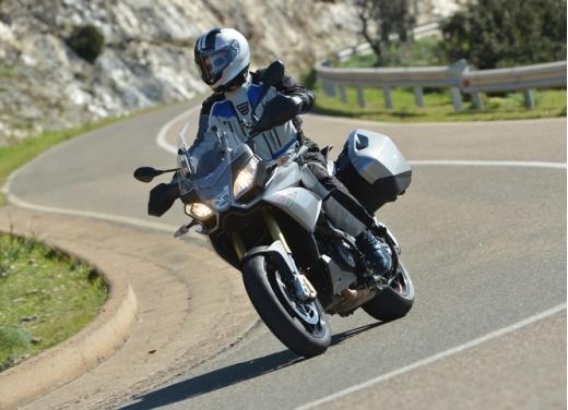 BMW Motorrad presenta nuove colorazioni per i modelli 2011 - Foto 33 di 34