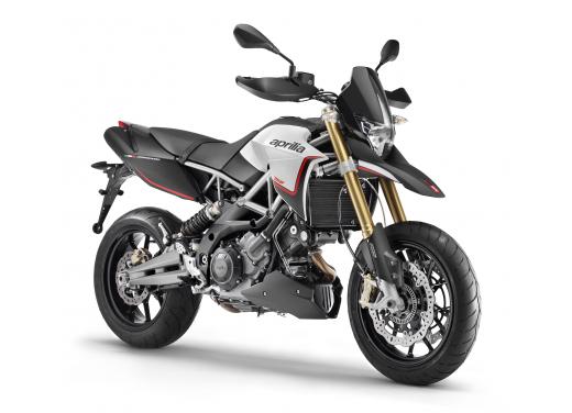 Aprilia la gamma Dorsoduro 750 e Shiver 750 in promozione per il mese di maggio