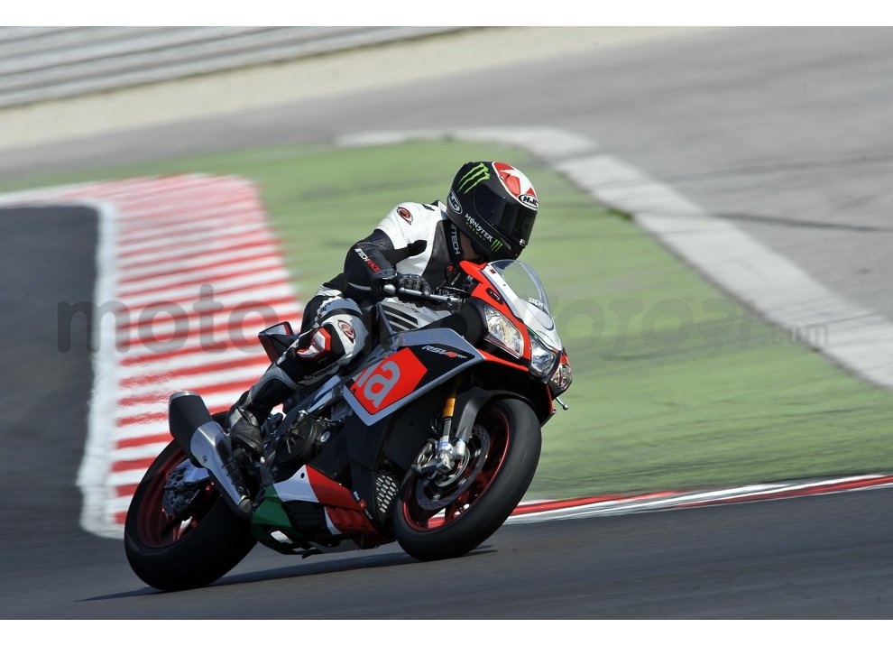 Aprilia RSV4 RR ed RF: Test Ride in pista a Misano