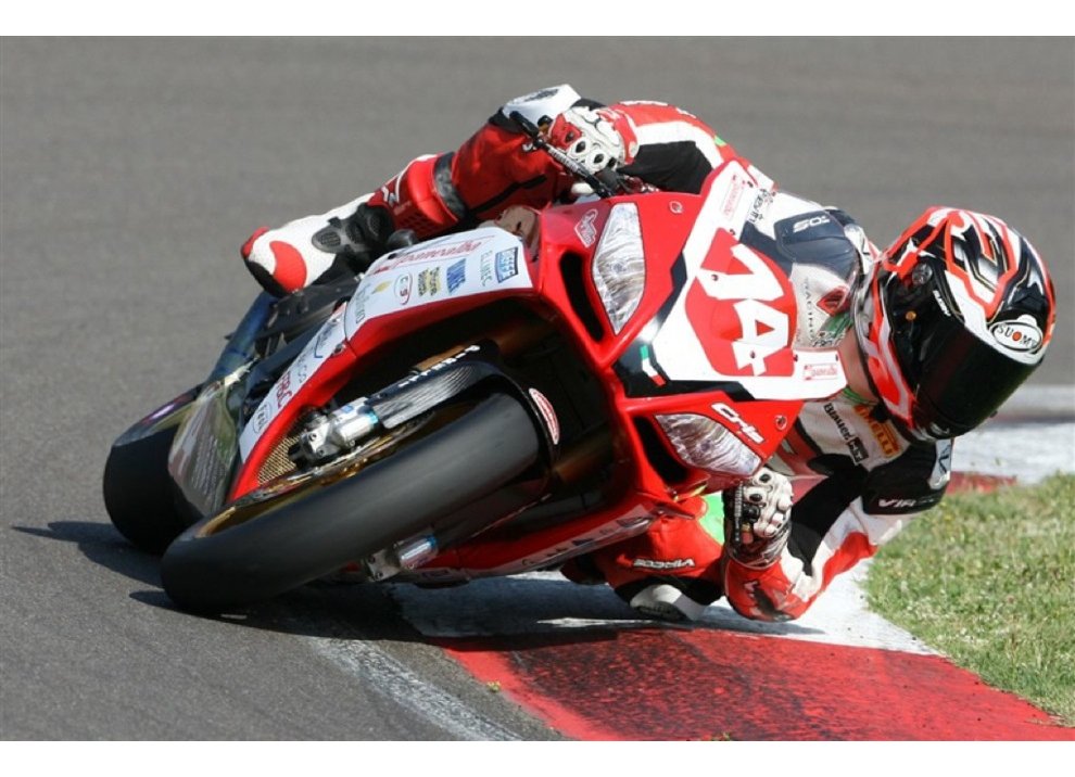 Aprilia sempre più competitiva: MotoGP, Superbike e Superstock - Foto 8 di 14