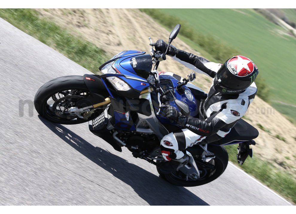 Aprilia Tuono V4 1100 RR: Il Test Ride della belva di Noale