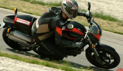 Ducati Monster S2R: Test Ride