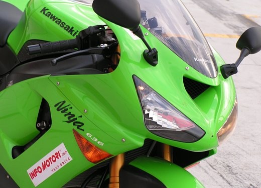 Kawasaki Ninja ZX-6R ’05: Test Ride - Foto 9 di 17